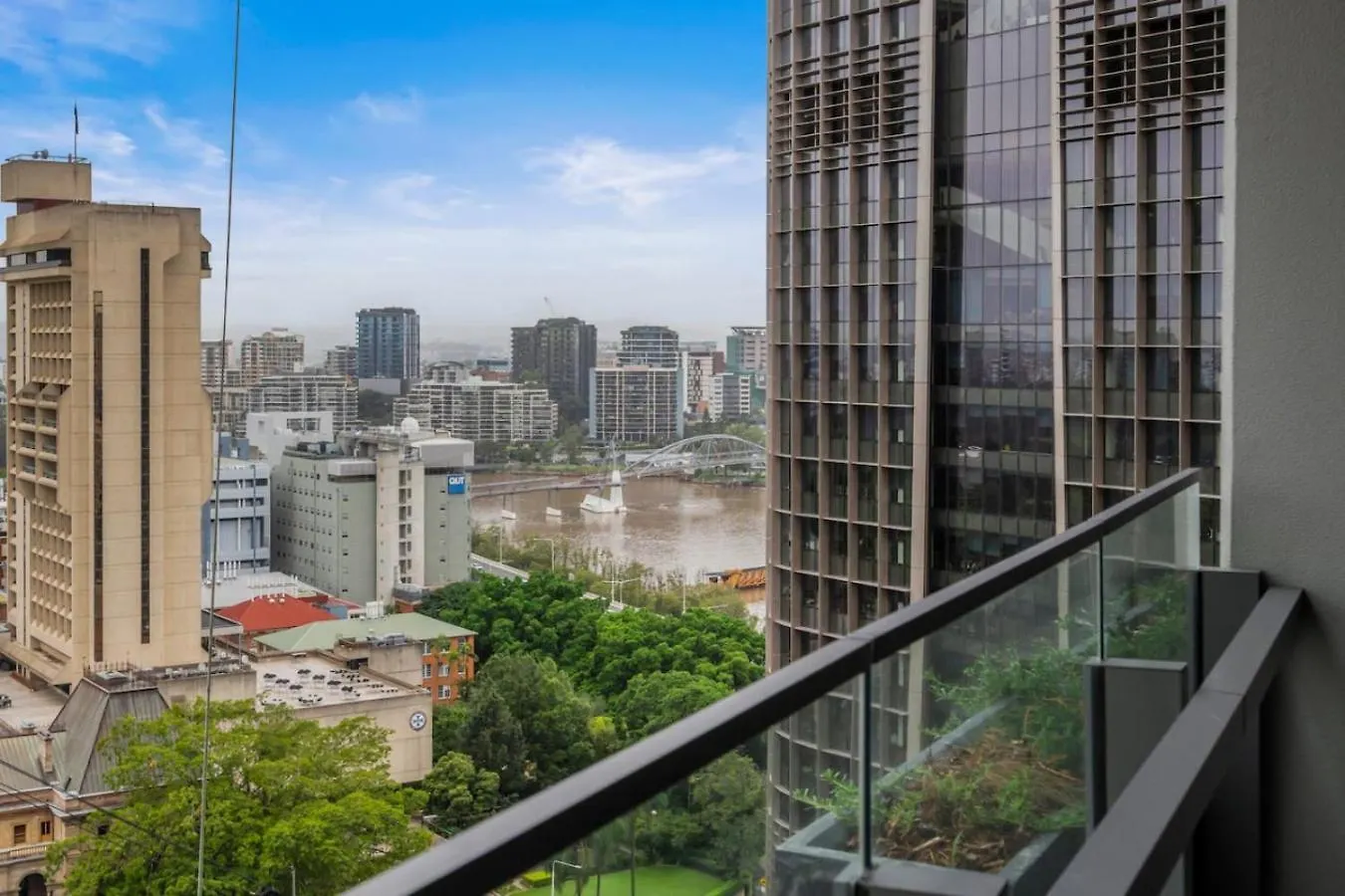 Apartment 1B Queens Wharf Riverside Living Brisbane Australia